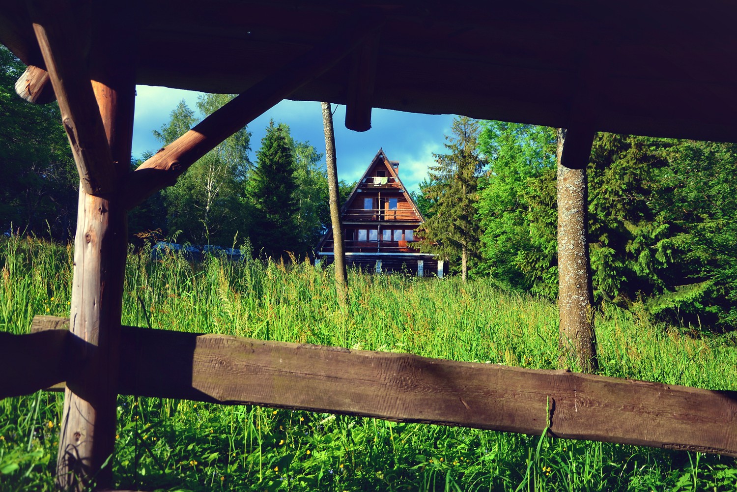 mountain hut in poland bieszczady chata socjologa