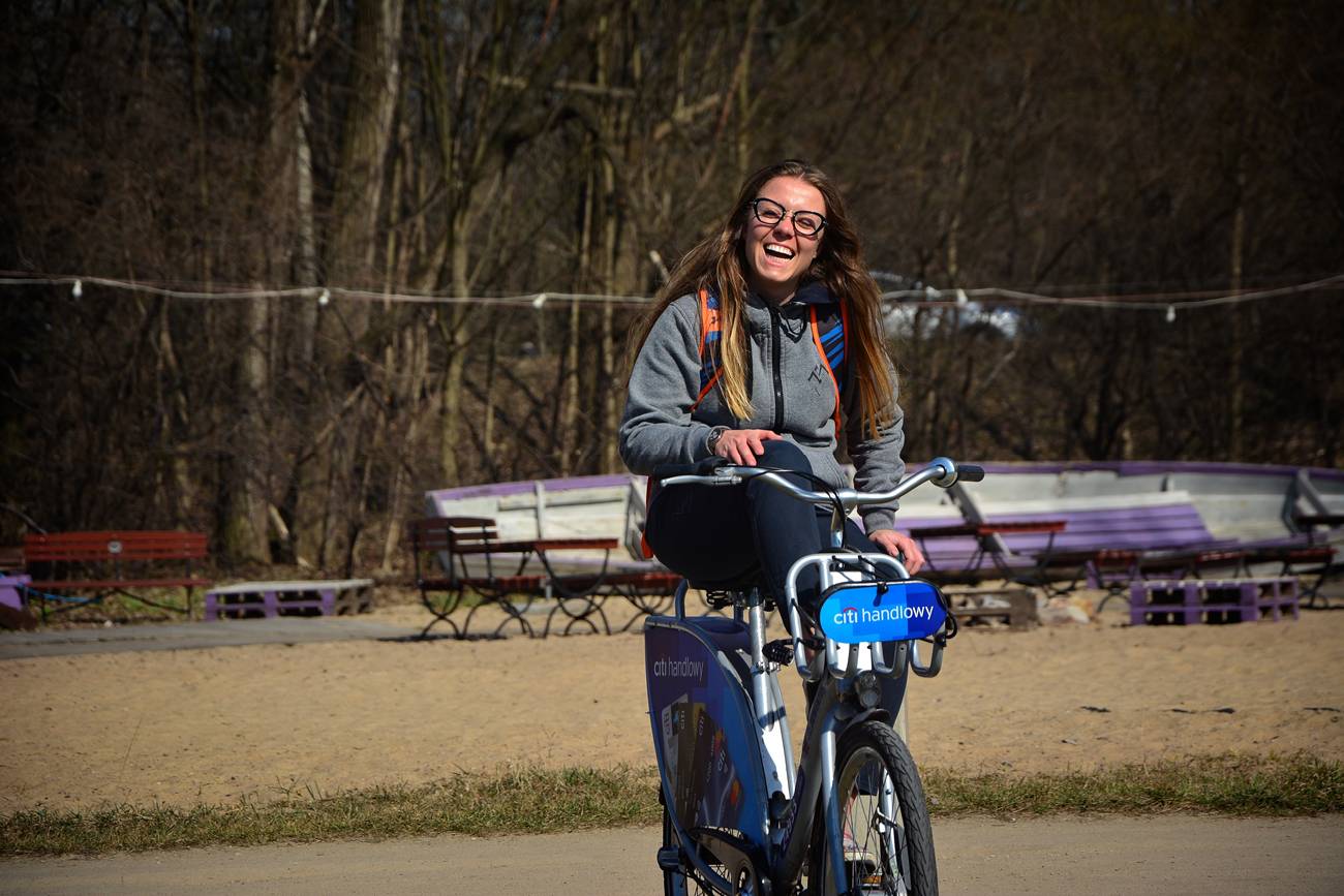 warszawa citybike veturillo warsaw girl on a bike