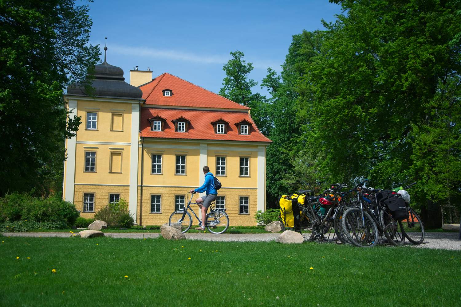 palac w lomnicy palace lomnitz Niederschlesien polen poland ne day trip from wroclaw